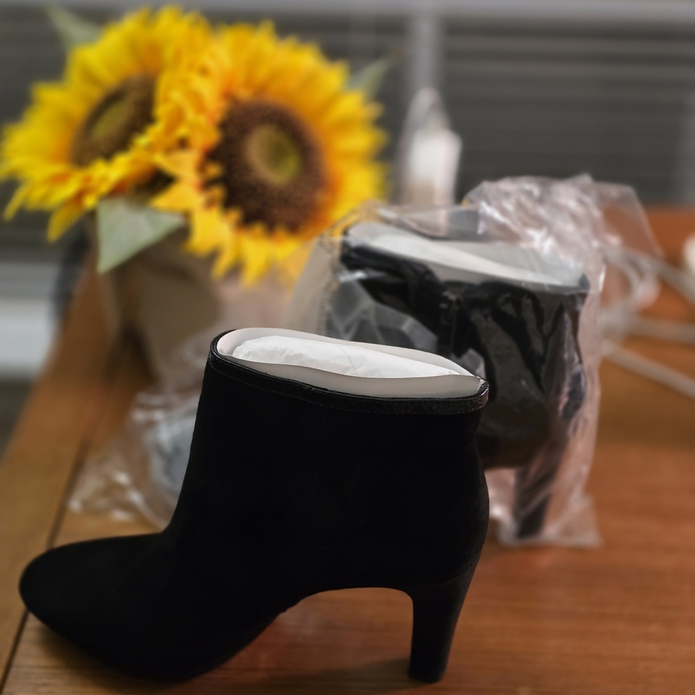 Anne Klein Black Heeled Boots